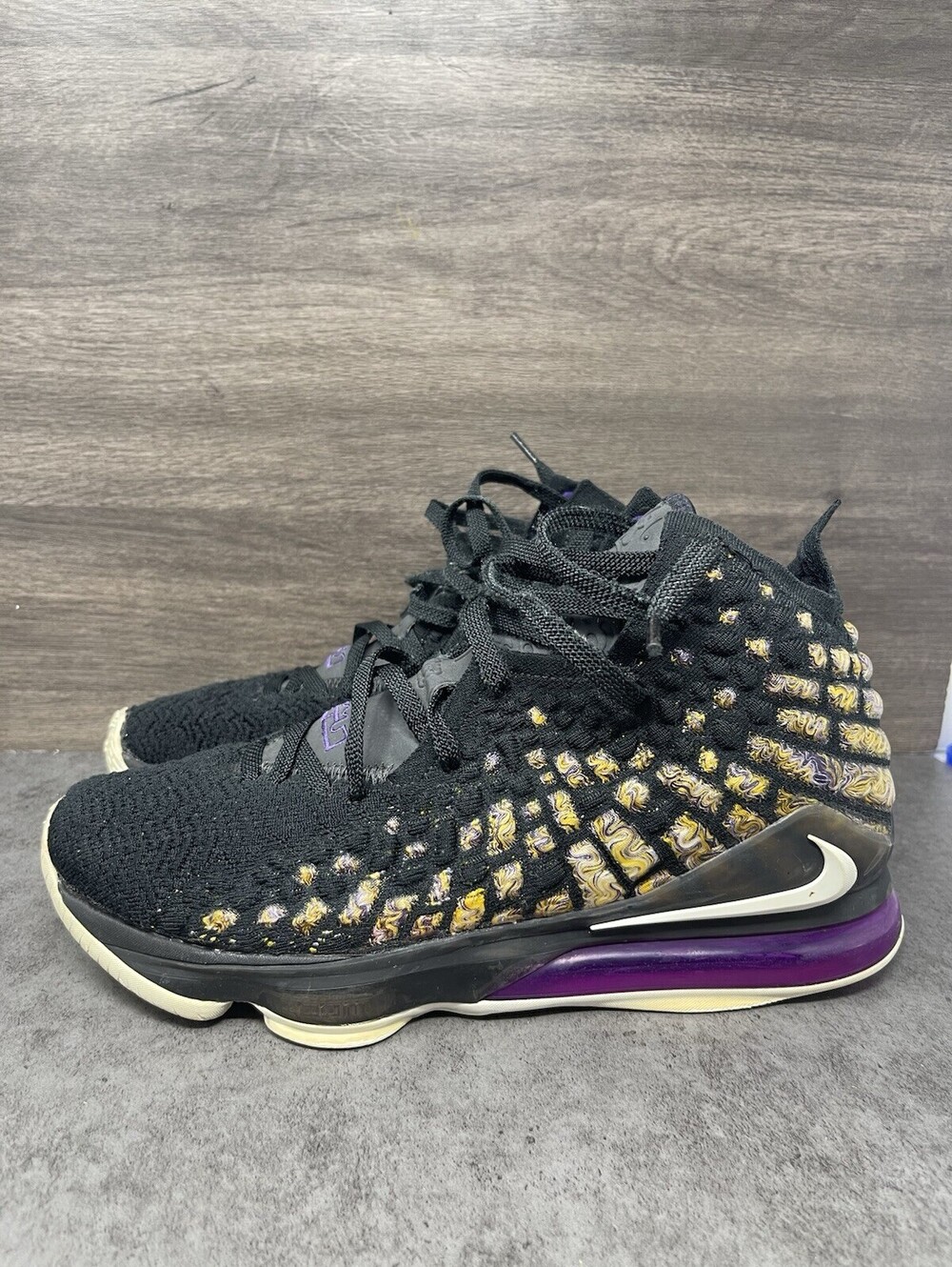Nike LeBron 17 Lakers Mens Size 10.5 Black Purple Gold Basketball BQ3177-004